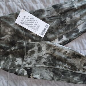 Lululemon Tie-Dye Align hr  Leggings 25" sz 2